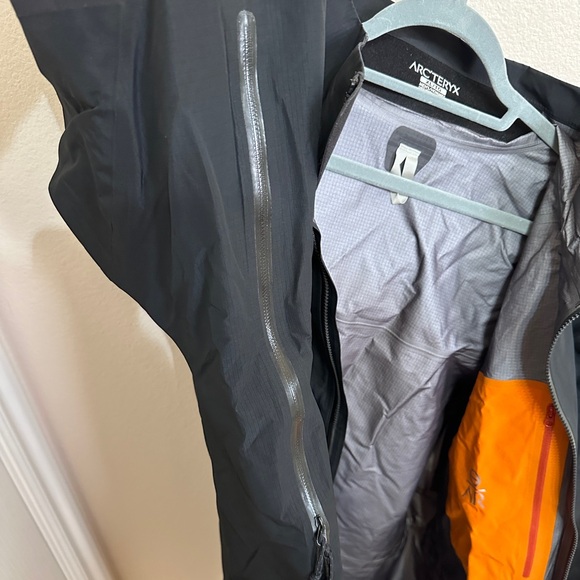 Arc’teryx Theta AR XL Black - Picture 11 of 15